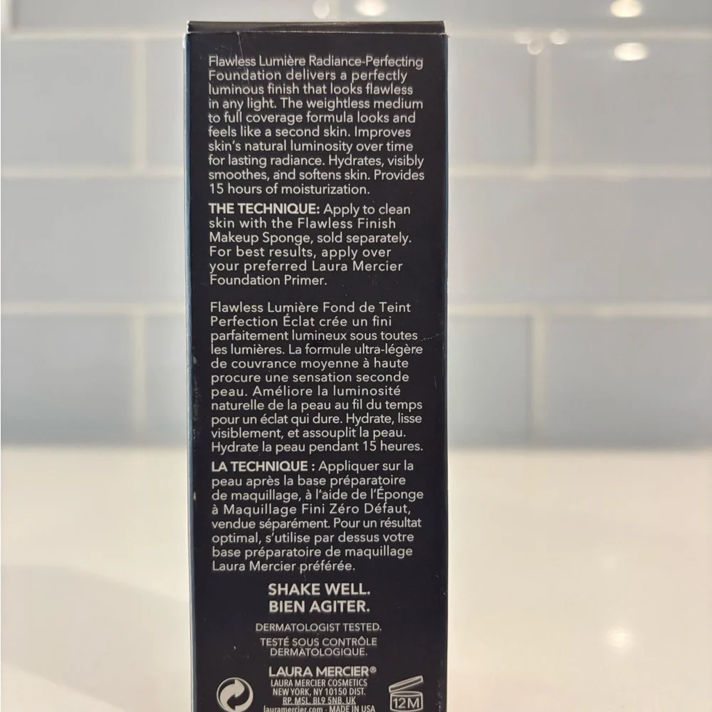 laura mercier Flawless Lumière Radiance-Perfecting Foundation 3N1 Buff